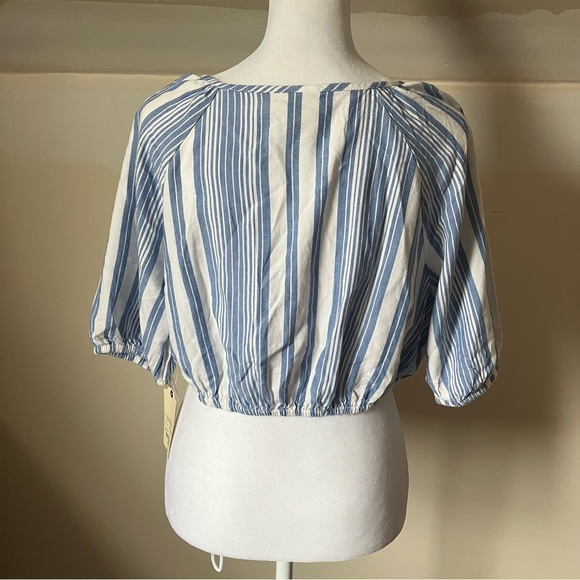 St John’s Bay Striped Floral Embroidered Crop Top size Medium - Picture 4 of 6